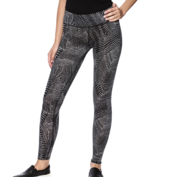 Beyond Yoga Lux Spotted Leggings from Iowa by Namaste - Picture 3 of 10